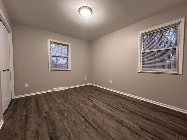 Building Photo - 20th Avenue 8062/8064