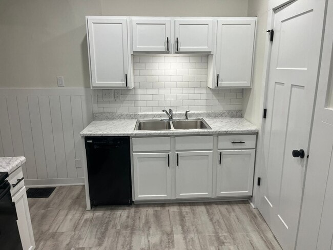 Building Photo - Historic Garfield Park neighborhood with quiet streets and mature trees -