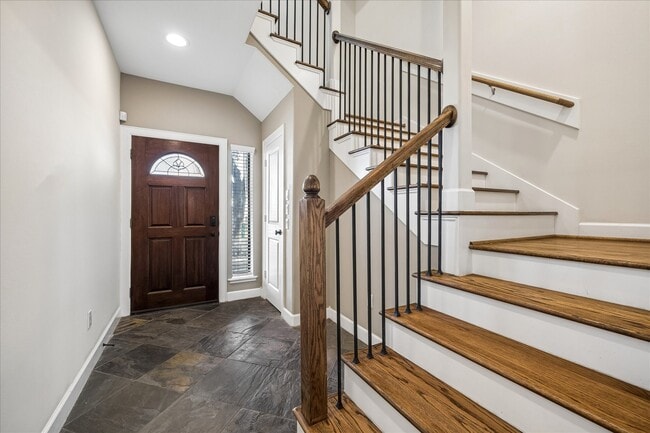 Building Photo - 5811 Maxie St