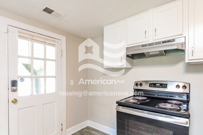 Building Photo - 1541 Beckham St
