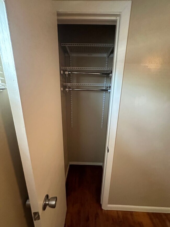 Building Photo - 2 Bd 1 Bath in Marmalade Square Condos