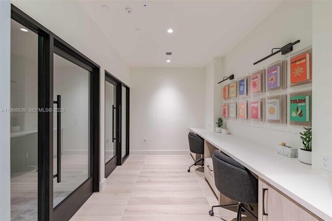 Building Photo - 3900 Alton Rd