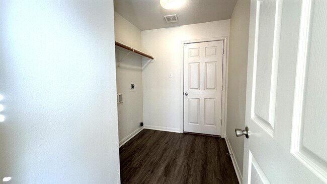 Building Photo - 28831 Frio River Loop