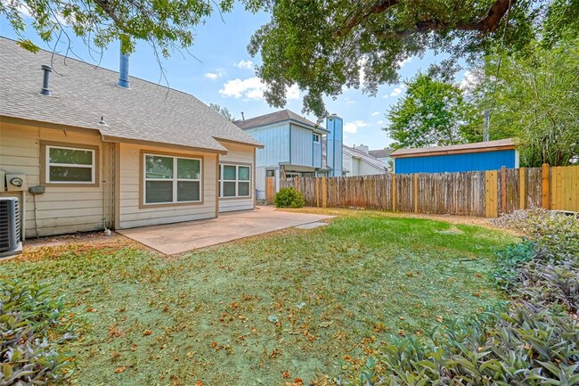Building Photo - 6235 W Willow Bluff Rd