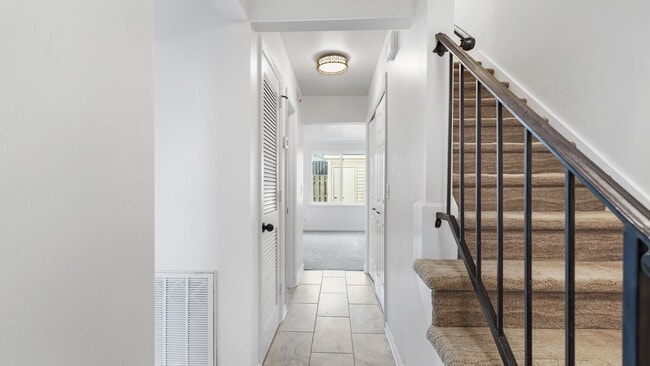 Building Photo - 711 Brentwood Pointe