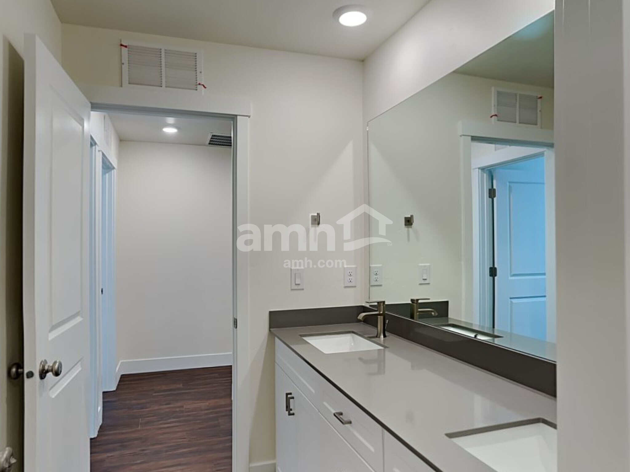 Building Photo - 6186 W Calle Lingo