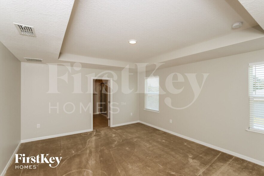 Building Photo - 2124 Paoli Dr NE