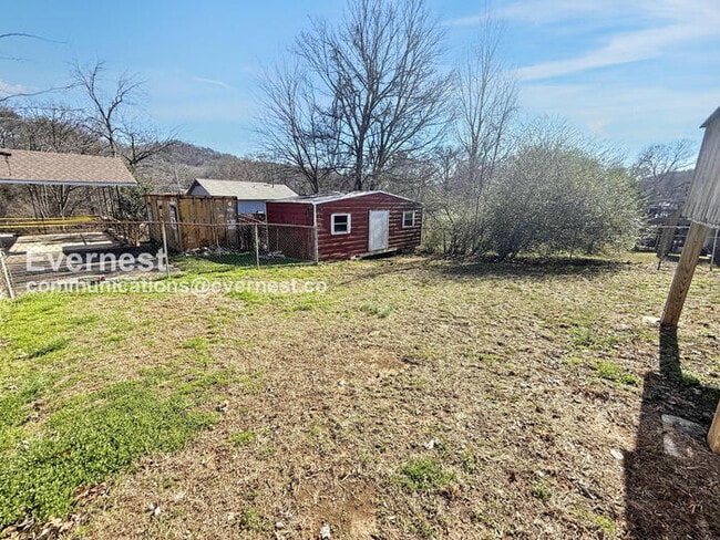 Building Photo - 6941 Suburban Terrace