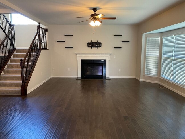 Building Photo - 104 Forest Oaks Dr