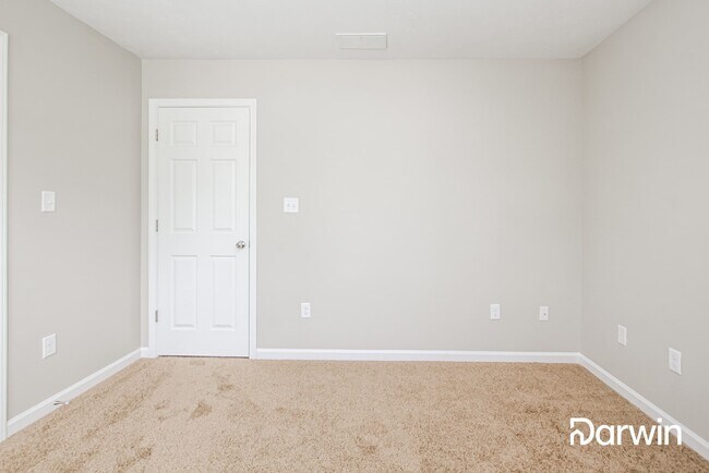 Building Photo - 659 Woods Crossing Ln