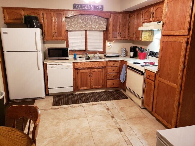 Building Photo - 34th and 11th Ave