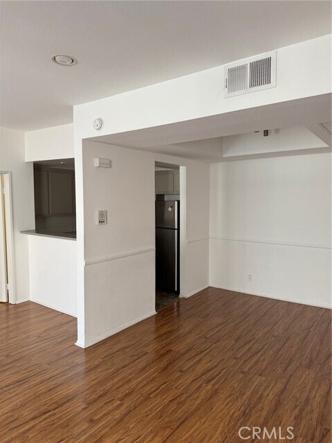 Building Photo - 8614 Burton Way
