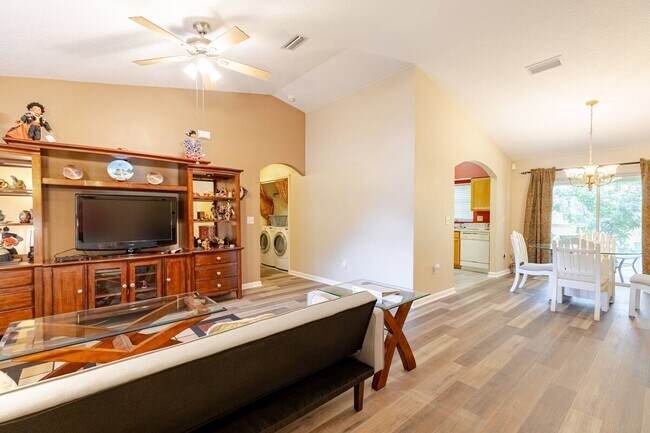 Building Photo - 4501 Treasure Cay Rd