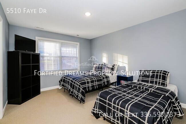 Building Photo - 5510 Faye Dr