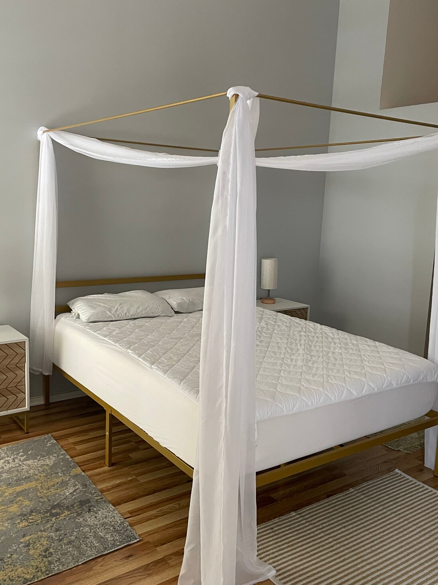 Building Photo - 1000 E 53rd St