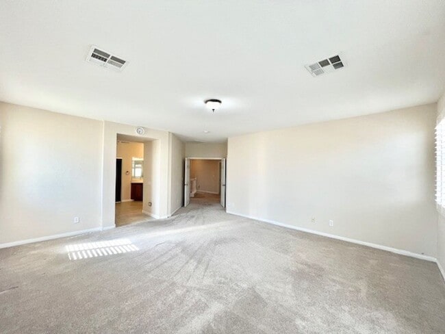 Building Photo - 18 Blue Valley Dr