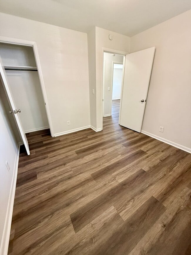 Building Photo - East Nashville living for $1400!!!   Avail Dec 1.  Act fast!