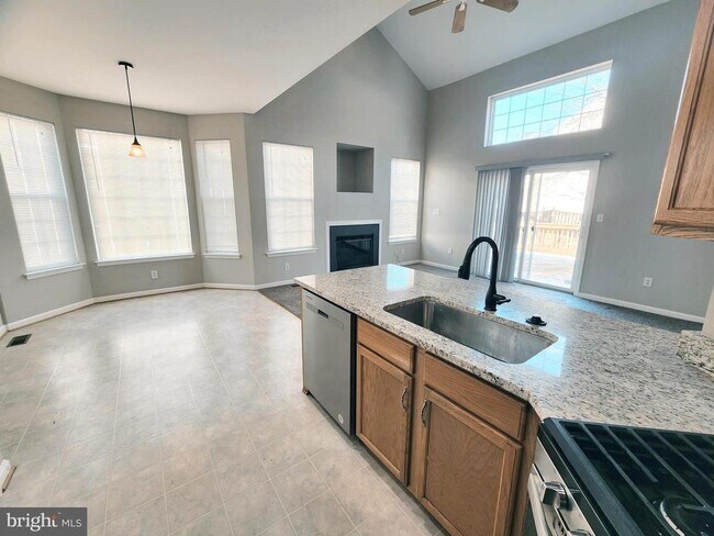 Building Photo - 318 Hanna Ct