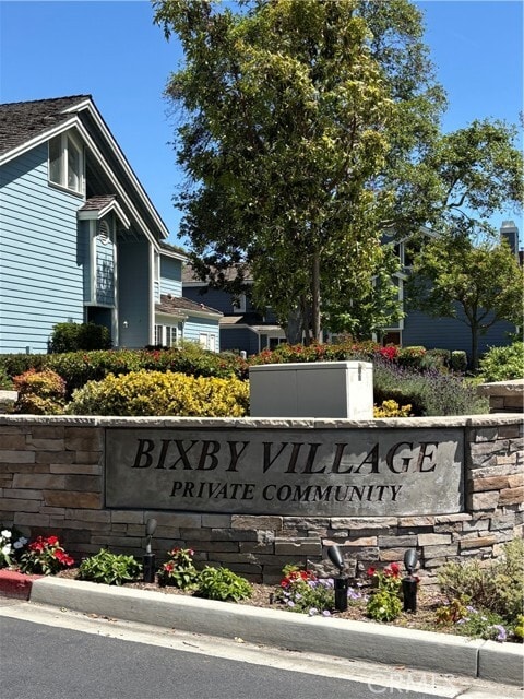 Building Photo - 451 Medford Ct