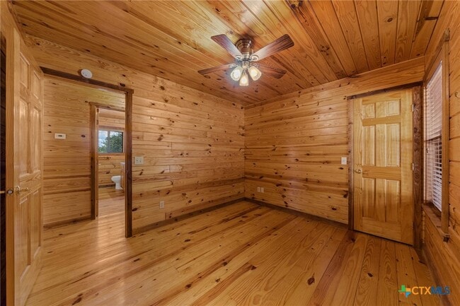 Building Photo - 1466 Bonnyview Dr