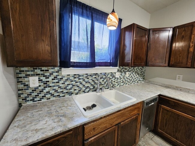 Building Photo - Poplar Grove 3 bd. House! Pets ok! Love the yard!