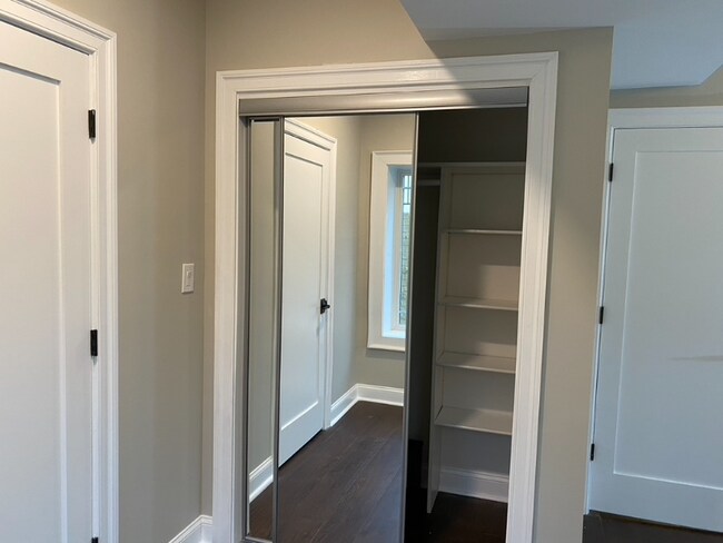 Building Photo - 2044 Great Falls St