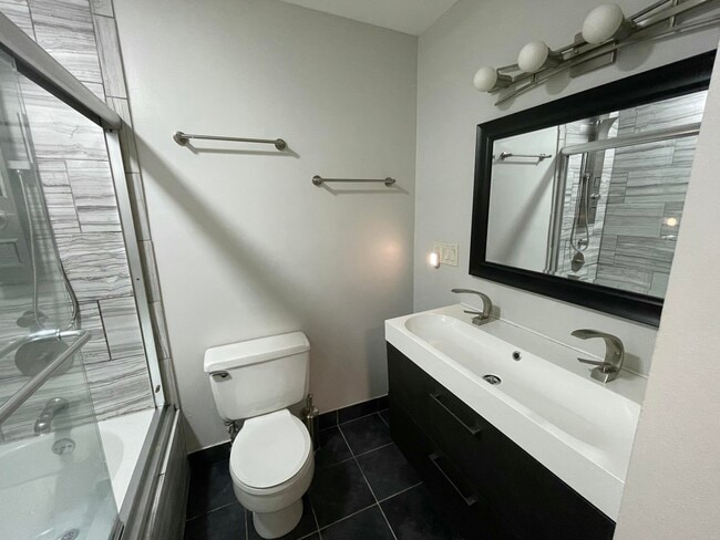 Building Photo - 10635 N Ivy Ct