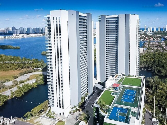 Building Photo - 16385 Biscayne Blvd