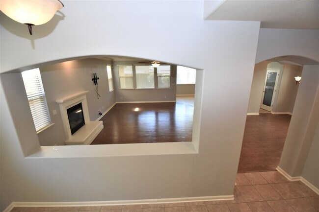 Building Photo - 3303 Southerland Rd