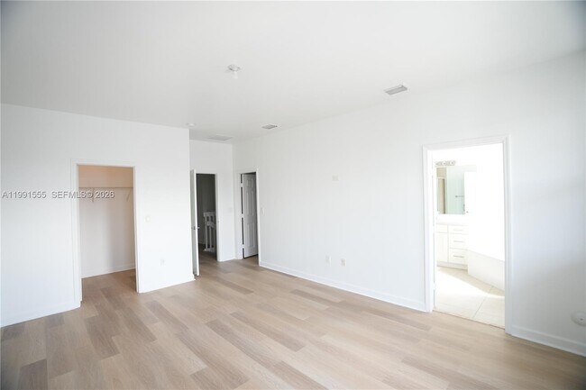 Building Photo - 10468 NW 61 Ln.