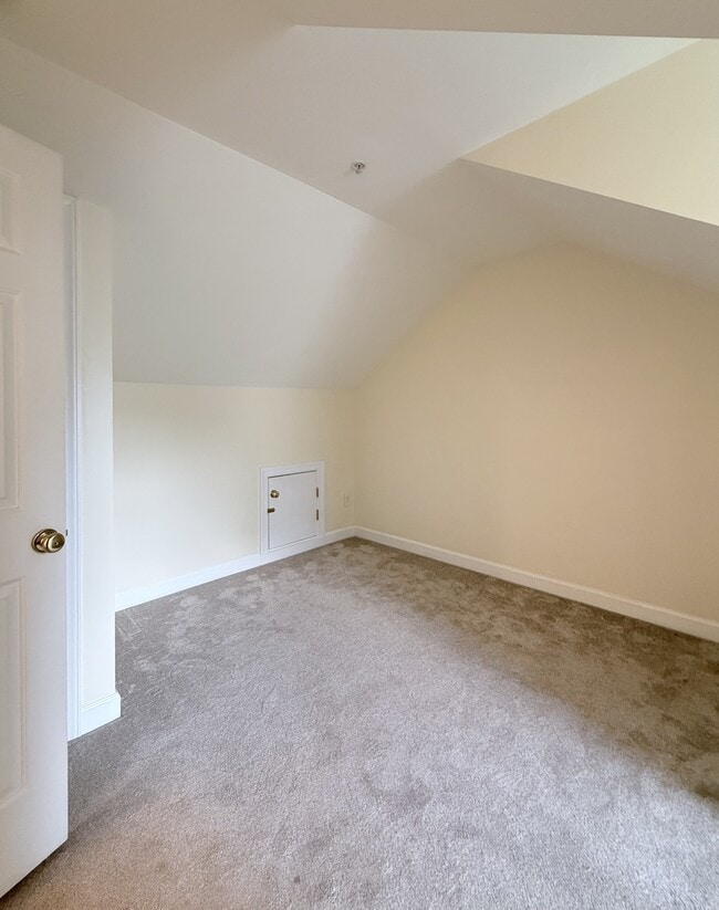 Building Photo - 402 Presque Isle Ln