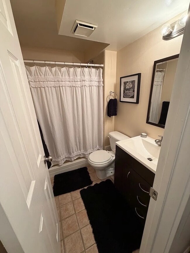 Building Photo - 9804 Grove St