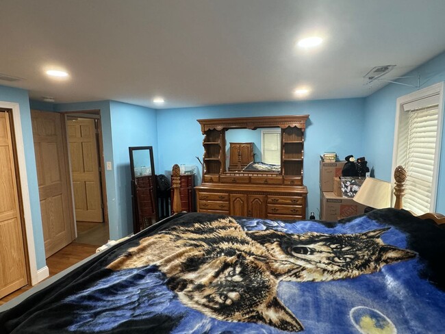 Building Photo - Spacious Single Family Rental in Haverhill...