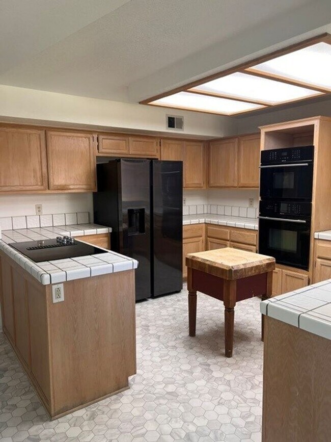 Building Photo - Exceptional Viborg Estates Home Near Downtown Solvang