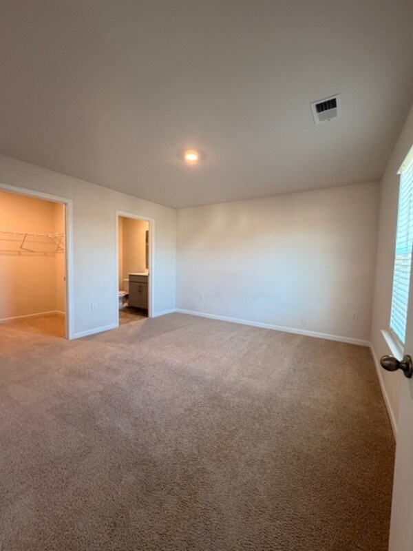 Building Photo - 328 Sandbach Rd