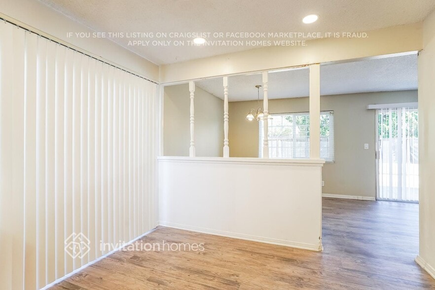 Building Photo - 2164 Athens Ave