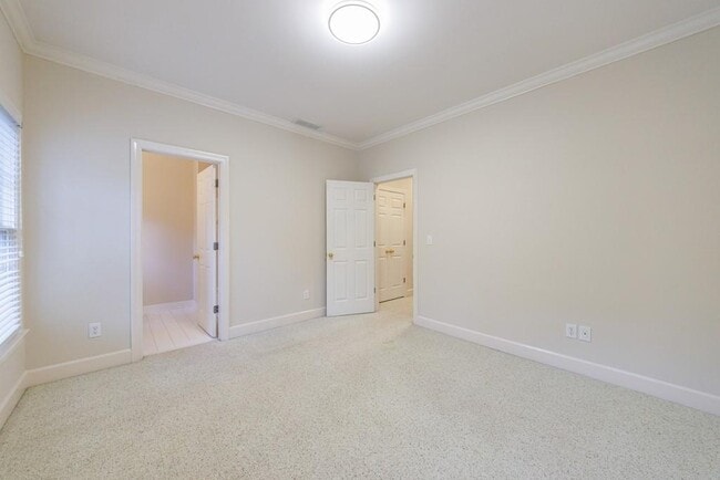 Building Photo - 2883 Thurleston Ln