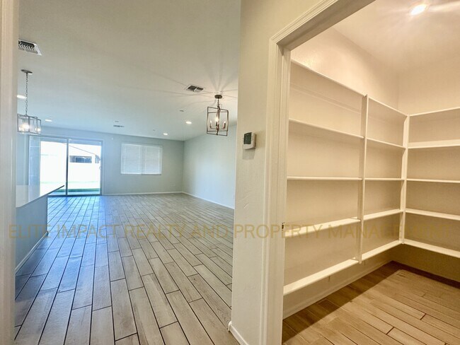 Building Photo - 7201 S Via Gaucho Viejo