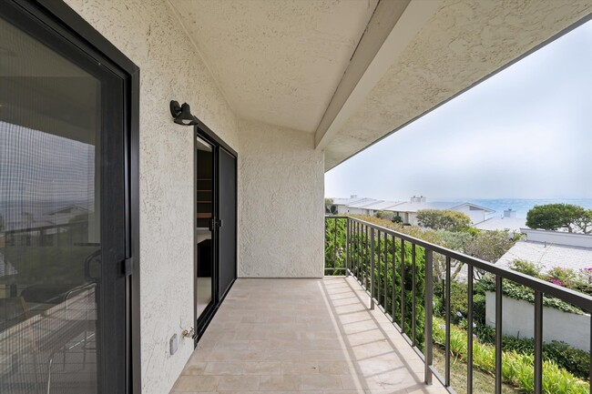 Building Photo - 6789 Shearwater Ln
