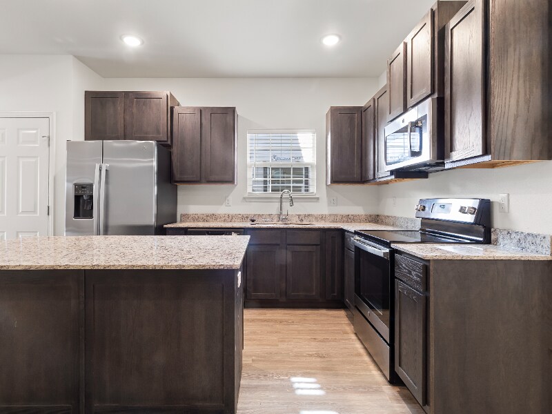 Building Photo - 957 S Amarillo Ave