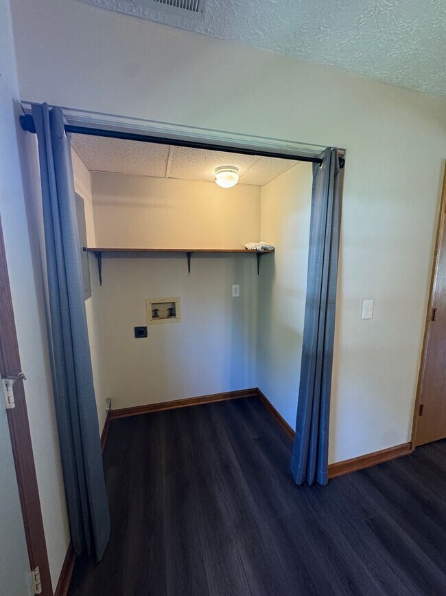 Building Photo - 4774 Mayfield Dr