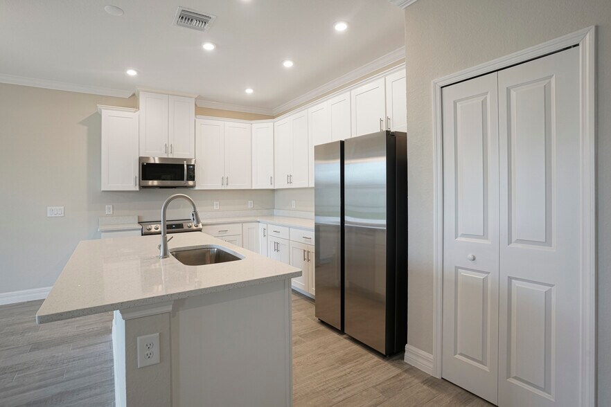Building Photo - 16845 Cayo Key Dr