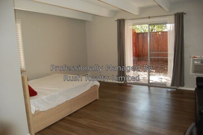 Building Photo - 1912 S University Blvd