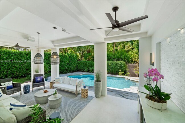 Building Photo - 1281 S Venetian Way