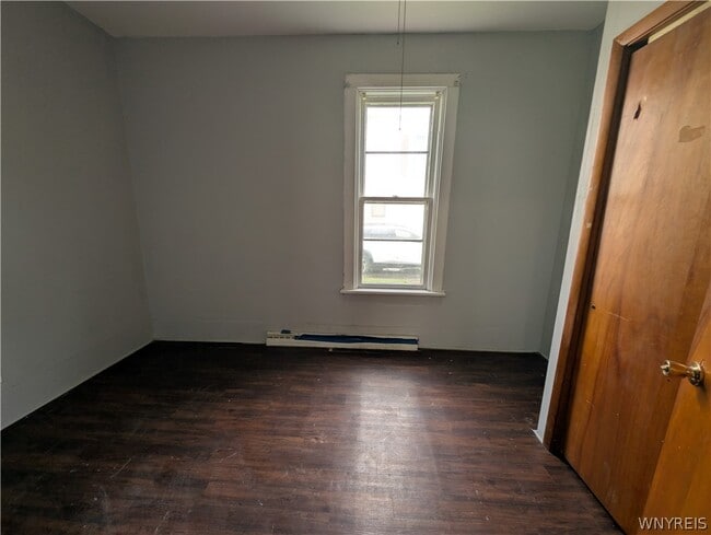 Building Photo - 627 Deer St