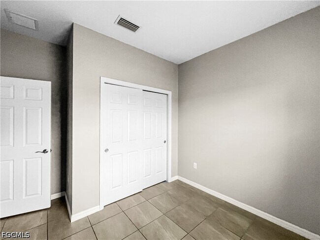 Building Photo - 1322 Trafalgar Pkwy