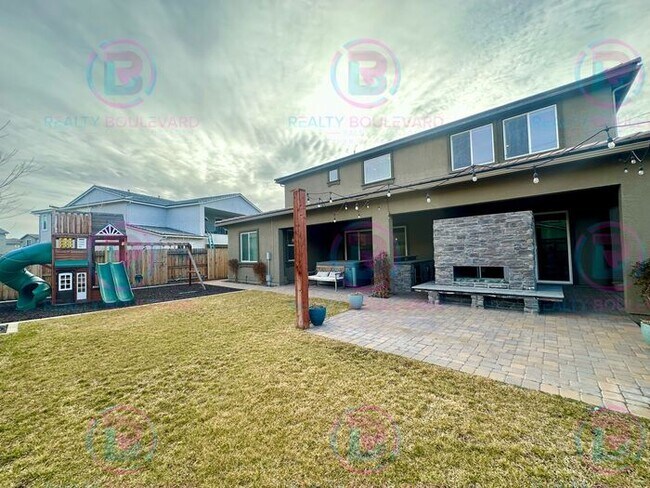 Building Photo - 5 Bedroom 3 Car Garage Home with Spa-Like Primary Suite & Resort-Style Backyard with Office, Loft...