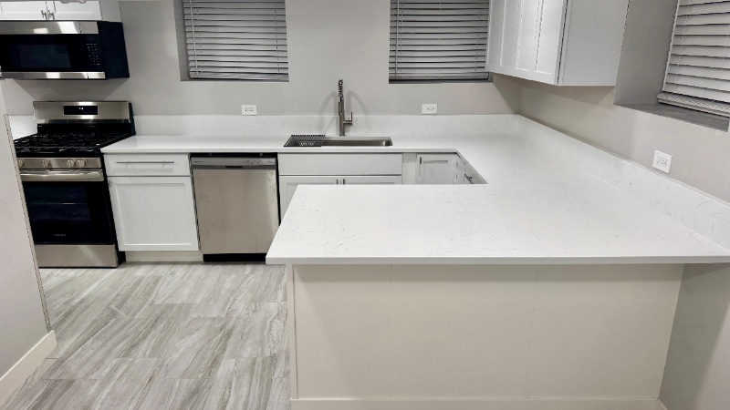 Building Photo - 5454 W Berteau Ave