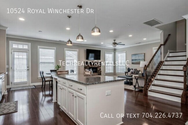 Building Photo - 10524 Royal Winchester Dr