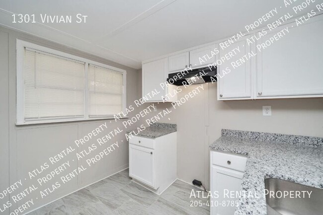 Building Photo - 1301 Vivian St SW